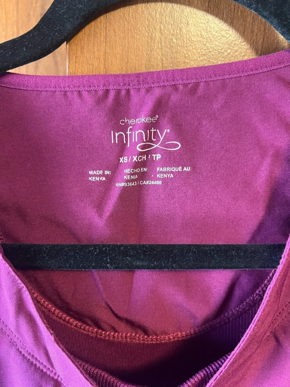 Cherokee Infinity Scrub Top - Picture 2 of 2